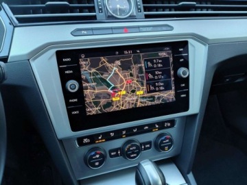 Volkswagen Passat B8 Variant 1.8 TSI BlueMotion Technology 180KM 2018 Volkswagen Passat Variant Salon PolskaFaktura VATmaly przebiegZadbanyFull, zdjęcie 19