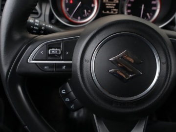 Suzuki Swift VI Hatchback 1.2 DualJet 90KM 2020 Suzuki Swift 1.2 SHVS, Salon Polska, Serwis ASO, zdjęcie 11