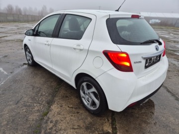 Toyota Yaris III Hatchback 5d Facelifting Hybrid 100KM 2015 Toyota Yaris Hybrid, zdjęcie 3