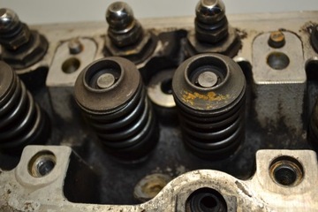 Mercedes R107 SL SLC 350 3.5 M116 Головка правая