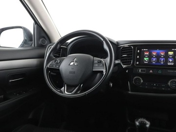 Mitsubishi Outlander III SUV Facelifting 2017 2.0 150KM 2017 Mitsubishi Outlander kamera grzane fotele, zdjęcie 15