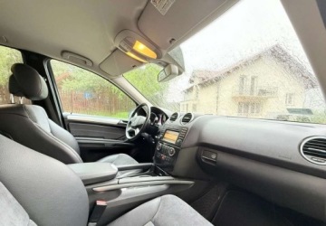 Mercedes Klasa M W164 Off-roader Facelifting 3.0 V6 (300 CDI BlueEFFICIENCY) 190KM 2010 Mercedes-Benz ML Mercedes-Benz ML 300 CDI 4-Matic 3.0 Diesel 190KM, zdjęcie 26