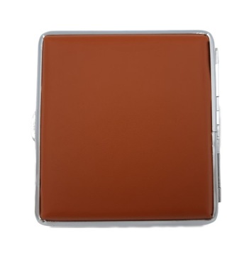 Хороший портсигар на 20 сигарет, головка повреждена.