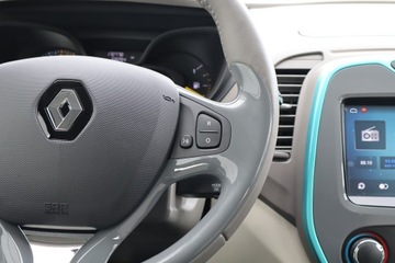 Renault Captur I Crossover 0.9 Energy TCe 90KM 2015 Renault Captur 0.9 TCe, Navi, Klima, Tempomat, zdjęcie 17