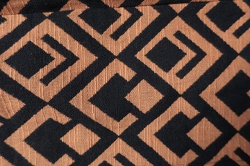 КУРТКА C&A L 40 НА МОЛНИИ, С ГЕОМЕТРИЧЕСКИМ УЗОРОМ