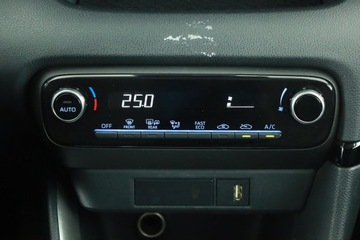 Toyota Yaris IV Hatchback 1.5 Hybrid Dynamic Force 116KM 2022 Toyota Yaris 1.5 VVT-i Hybrid, Salon Polska, zdjęcie 9