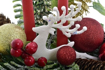 STROIK ŚWIĄTECZNY DEKORACJA SZTUCZNE KWIATY OZDOBY BOMBKI CHOINKA RENIFER