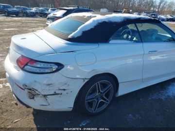 Mercedes Klasa C W205 2019 Mercedes-Benz Klasa C 2019 MERCEDES-BENZ C 300 4MATIC 2.0 Benzyna 255KM, zdjęcie 6