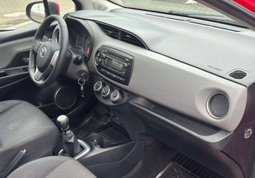 Toyota Yaris III Hatchback 5d Facelifting 1.33 Dual VVT-i 99KM 2015 Toyota Yaris 1.4 benzyna 2015 Salon PL 1.3 BenzynaLPG 99KM, zdjęcie 2