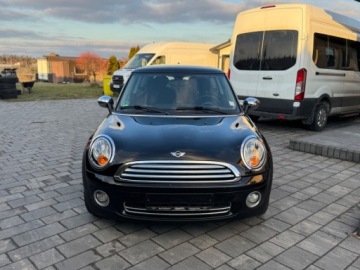 Mini One II Hatchback 1.4 95KM 2010 MINI ONE 1.4 Benz, Zadbany, Bogato Wyposazony 1.4 Benzyna 95KM, zdjęcie 2