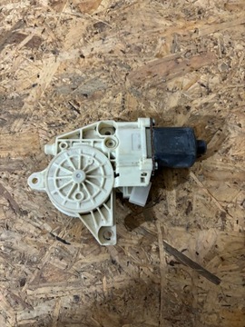 MERCEDES S TŘÍDA W222 MOTOR ZVEDÁNÍ OKNO DVEŘE ZADNÍ PRAVÝCH 2229060601
