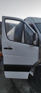 DVEŘE PRAVÉ MERCEDES SPRINTER 906