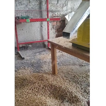 ПЕЛЛЕТЫ-ГРАНУЛЯТОРЫ КОРМОВЫЕ ПЕЛЛЕТЫ 3,0 кВт 100 кг/ч