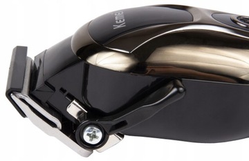 KEMEI KM-1990 БЕСПРОВОДНАЯ МАШИНКА ДЛЯ СТРИЖКИ ВОЛОС USB LCD