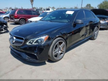 Mercedes Klasa E W212 2014 Mercedes-Benz Klasa E 63 AMG S 4Matic 2014 5.5l 5.5 Benzyna 577KM, zdjęcie 1