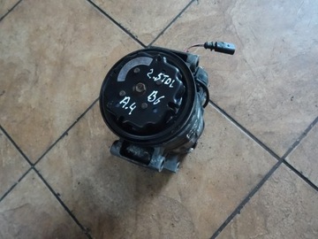 AUDI A4 B6 2.5TDI SPRĘŻARKA KLIMATYZACJI 8E0260805C