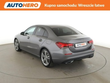 Mercedes Klasa A W177/V177 Sedan 1.3 180 136KM 2020 Mercedes A 180 full LED półskóra duże ekrany, zdjęcie 3