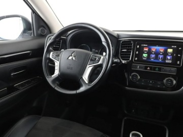 Mitsubishi Outlander III 2018 Mitsubishi Outlander 224KM PHEV 4x4 alcantara, zdjęcie 15