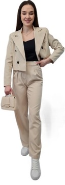 КОСТЮМ ЖЕНСКИЙ современный, бежевый, короткая куртка и широкие брюки, размер L.