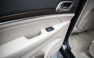 Jeep Grand Cherokee IV Terenowy Facelifting 3.0 V6 CRD 250KM 2013 Jeep Grand Cherokee 3.0D 250Ps Ledy Radar Panorama Navi Skora Wentylacja 1, zdjęcie 31