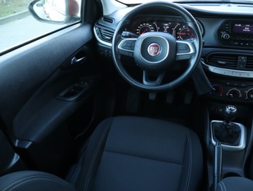 Fiat Tipo II Hatchback 1.4 T-Jet LPG 120KM 2017 Fiat Tipo 1.4 T-Jet LPG, Salon Polska, GAZ, Klima, zdjęcie 6