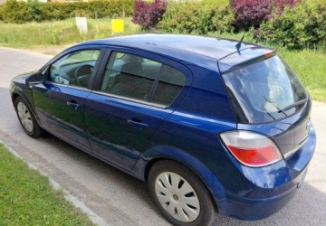 Opel Astra H Hatchback 5d 1.6 Twinport ECOTEC 105KM 2004 Opel Astra Ladny Opel Astra hatchback 1.6 LPG 156 tys przebiegu super st, zdjęcie 3