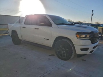  RAM 1500 Laramie 2023 5.7 Benzyna 395KM, zdjęcie 4