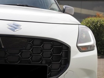 Suzuki Swift VI Hatchback Facelifting 1.2 DualJet SHVS 83KM 2025 SUZUKI Swift 1.2 Dualjet SHVS Premium Plus CVT 83KM 2025, zdjęcie 2