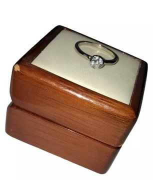 SREBRNY PIERŚCIONEK 2,17GR 925