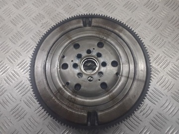 KOLO DVOUHMOTNÉ DVOUHMOTA OPEL ASTRA H 1.7 CDTI 55351828