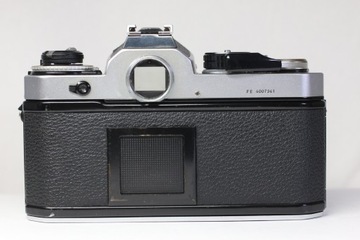 Nikon FE 35mm Film Camera Silver Body + MD-12 Motor Drive Winder Grip From