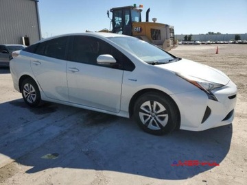 Toyota Prius IV Hatchback 1.8 Hybrid 122KM 2016 Toyota Prius 2016r., 1,8 L od ubezpieczalni 1.8 Hybryda 121KM, zdjęcie 3
