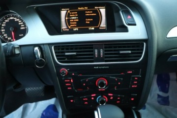 Audi A4 B8 Avant 2.0 TDI 143KM 2010 Audi A4 Avant AUTOMAT, klima,xenon,parktronic, zdjęcie 7