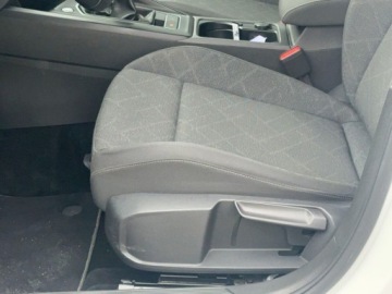 Volkswagen Golf VIII Hatchback 1.5 TSI EVO 130KM 2022 Volkswagen Golf Life 1.5 TSI 130KM, Serwis ASO, Gwarancja, FV23 1.5 129KM, zdjęcie 24