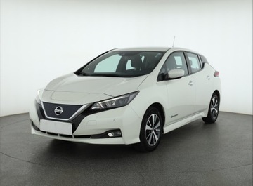 Nissan Leaf II Hatchback Elektryczny 40kWh 150KM 2018 Nissan Leaf 40 kWh, SoH 86%, Salon Polska, zdjęcie 1