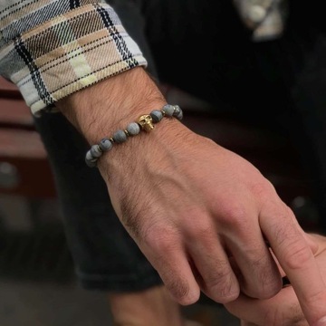 МУЖСКОЙ БРАСЛЕТ С ЗОЛОТЫМ ЧЕРЕПОМ ЯСПИС
