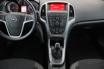 Opel Astra J Sedan 1.4 Turbo ECOTEC 140KM 2018 Opel Astra 1.4 T LPG, Salon Polska, Serwis ASO, zdjęcie 11