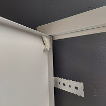 БЕЛЫЙ МЕТАЛЛИЧЕСКИЙ ПРОВЕРЬТЕ ДВЕРНОЙ ЗАМОК 50x70