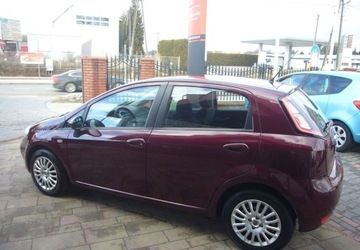 Fiat Punto Punto 2012 Hatchback 3d 1.2 8v 69KM 2014 Fiat Punto Fiat Punto IV Salon PL 1.2 Benzyna 69KM, zdjęcie 9