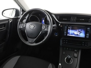 Toyota Auris II Touring Sports Facelifting 1.8 Hybrid 136KM 2016 Toyota Auris HEV automat navi kamera cofania, zdjęcie 15