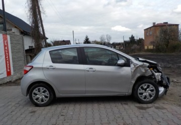 Toyota Yaris III Hatchback 5d Facelifting 2017 1.0 VVT-i 72KM 2019 Toyota Yaris Okazja Benzyna 72KM, zdjęcie 16