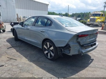 Volvo S60 III 2024 Volvo S60 Recharge Plug-In Hybrid T8 Plus Dark Theme 2024 2.0l 2.0 Hybryda, zdjęcie 2