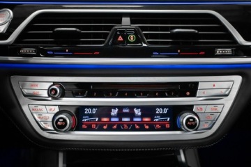 BMW Seria 7 G11-G12 M Lang 760i 610KM 2017 BMW M760 i 609 KM, 3.7s do 100 km/h. Salon PL. FV., zdjęcie 26