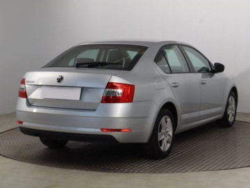 Skoda Octavia III Liftback Facelifting 2.0 TDI 150KM 2018 Skoda Octavia 2.0 TDI, Salon Polska, DSG, VAT 23%, zdjęcie 4