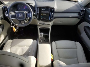 Volvo XC40 Crossover Facelifting 2.0 B5 250KM 2025 Volvo XC 40 Plus 2025 2.0 Benzyna 250KM, zdjęcie 8