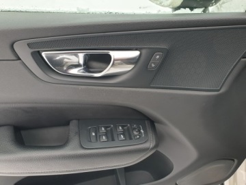 Volvo XC60 II 2019 VOLVO XC60 MR2020 4x4 AUT, PANORAMA, virtual cockpit, sport fotel, KAMERA, zdjęcie 31