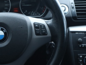 BMW Seria 1 E81/E87 Hatchback 5d E87 2.0 118d 122KM 2007 BMW 1 118d, Xenon, Klima, Klimatronic, Tempomat, zdjęcie 15