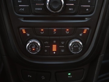 Opel Mokka I SUV 1.4 Turbo ECOTEC 140KM 2014 Opel Mokka 1.4 Turbo, Skóra, Navi, Klima, zdjęcie 15