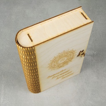 ДЕРЕВЯННАЯ КОРОБКА ПРИЧАСТНИЧЕСКИЕ СУВЕНИРЫ И СВЯТОЕ ПРИЧАСТИЕ