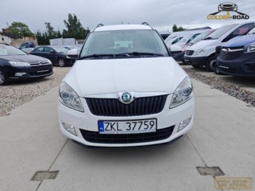 Skoda Roomster Mikrovan Facelifting 1.2 TSI 105KM 2012 Skoda Roomster 1,2 tsi DSG klimatronik alu pdc grzeane fotele zarejestrowa, zdjęcie 2